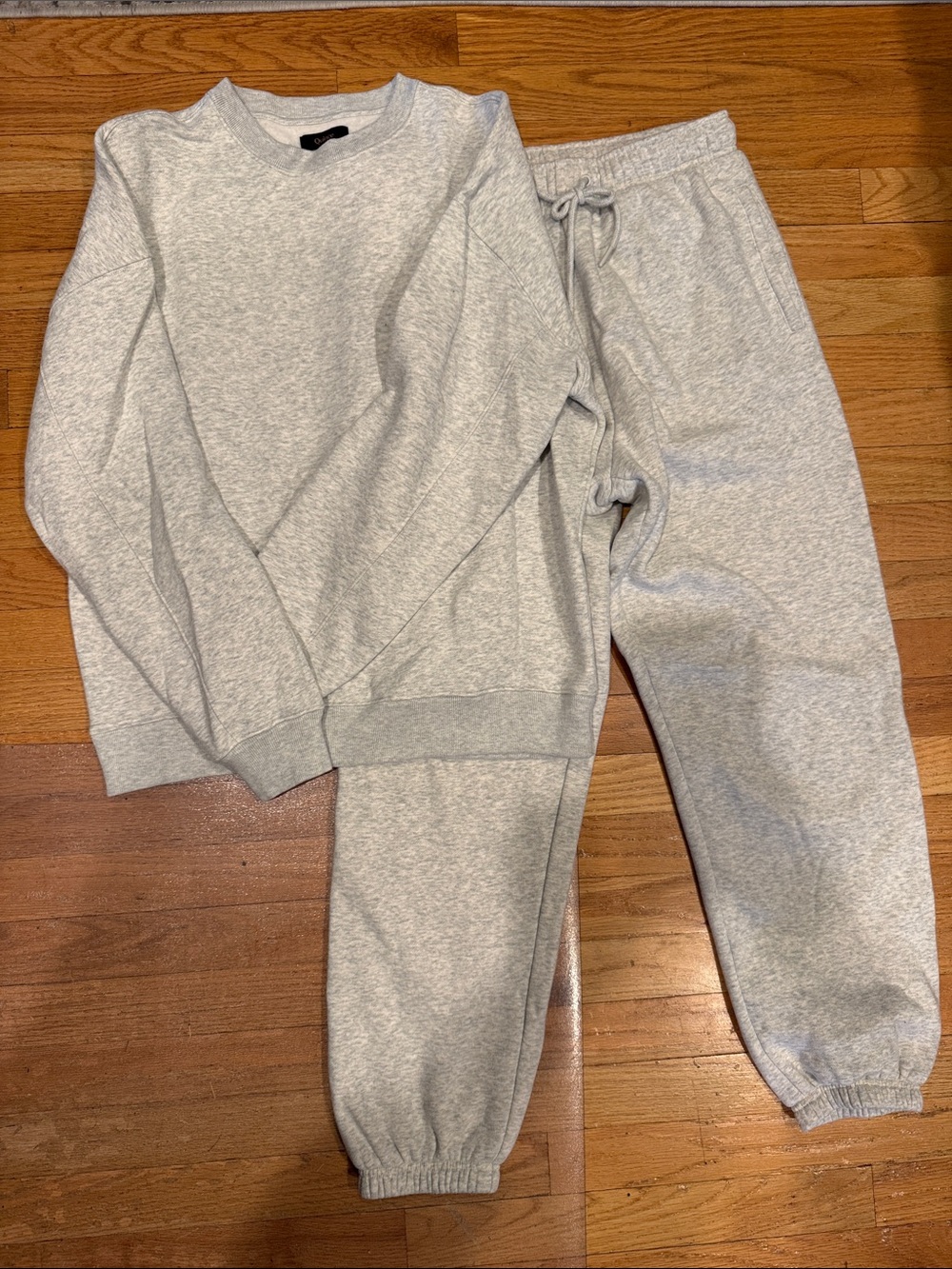 Quince Light Gray Women's Sweatshirt & Jogger Set